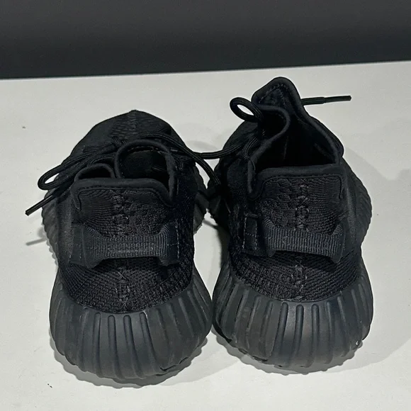 Adidas Yeezy 350 Black Sneakers - Picture 4 of 7